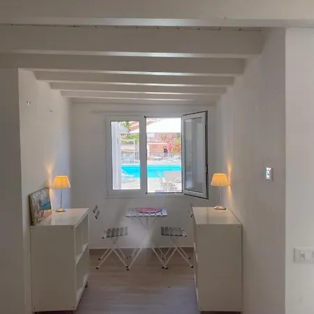 Mini Con Piscina. Holiday home Palermo